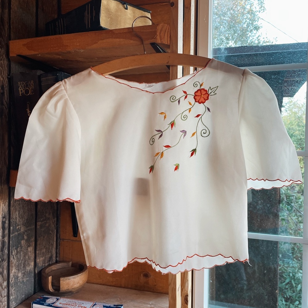 Adorable Vintage Silk Embroidered Too! Size XS!